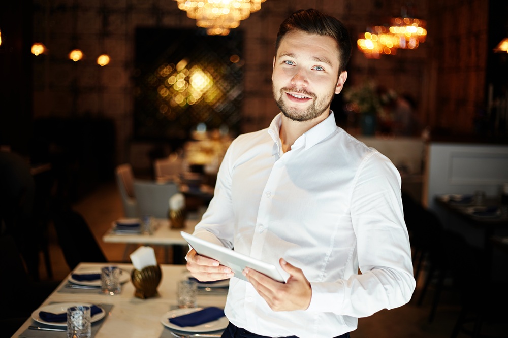 how to entertain customer in restaurant